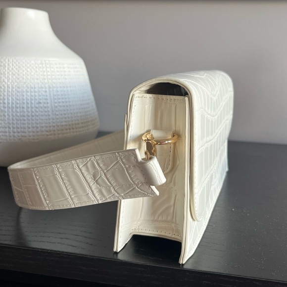 White pattern purse with two straps - Picture 4 of 6